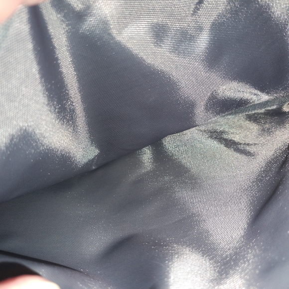 Travelon Essentials Slim Crossbody - Picture 5 of 6